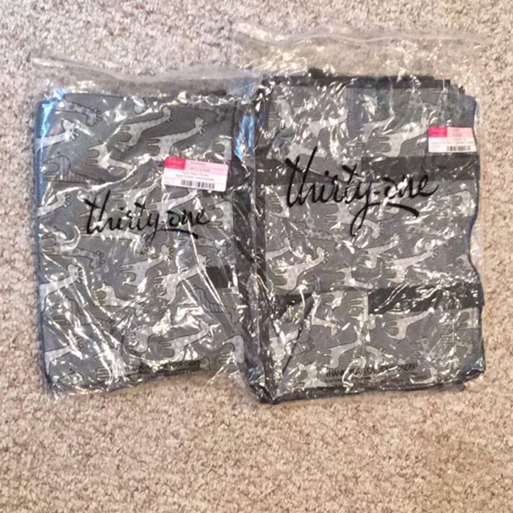 Thirty-one go go giraffe tote and pocket
